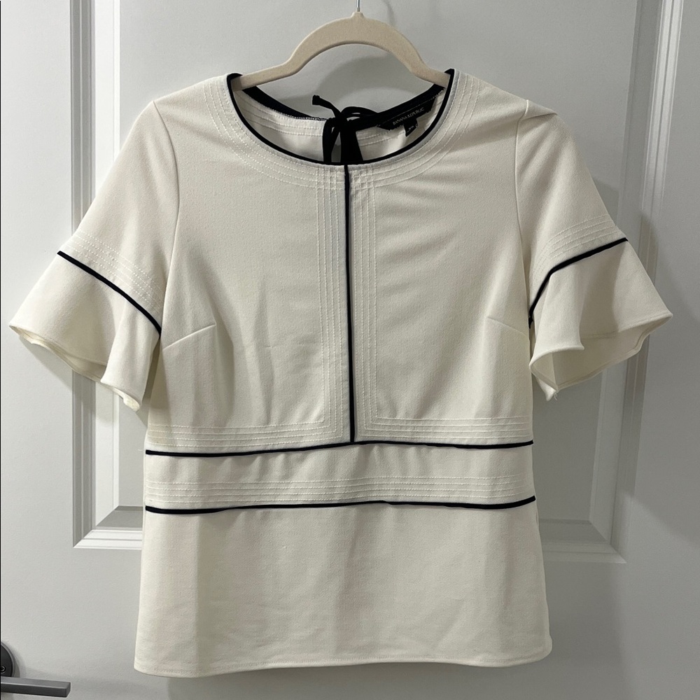 Banana Republic Women’s Elegant Cream Top with Black Accents XS